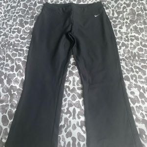 Sale! NWOT Nike fit dry capris Sz S